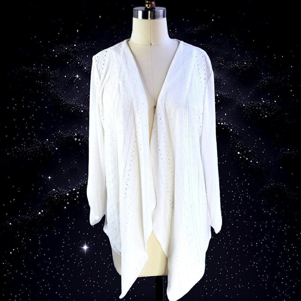 Soho white eyelet style butterfly top NWT